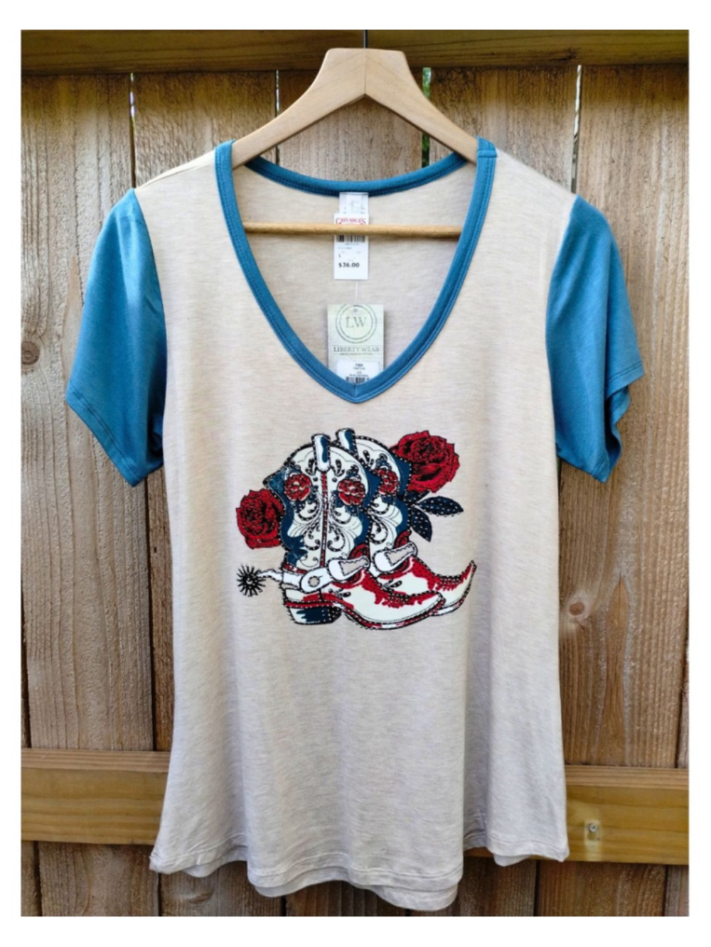 Women's NWT Liberty Wear Short Sleeve Tee Beige Teal Boots & Roses (Sz Lg)